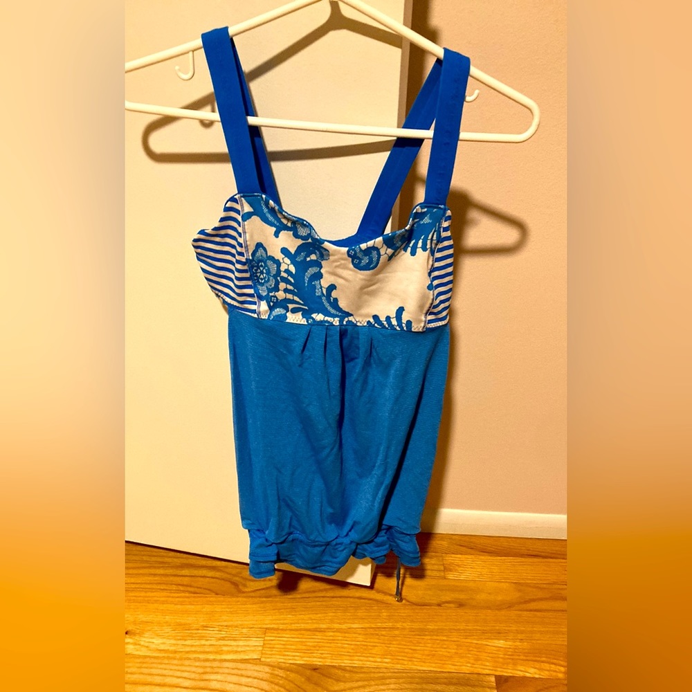 Lululemon tank top